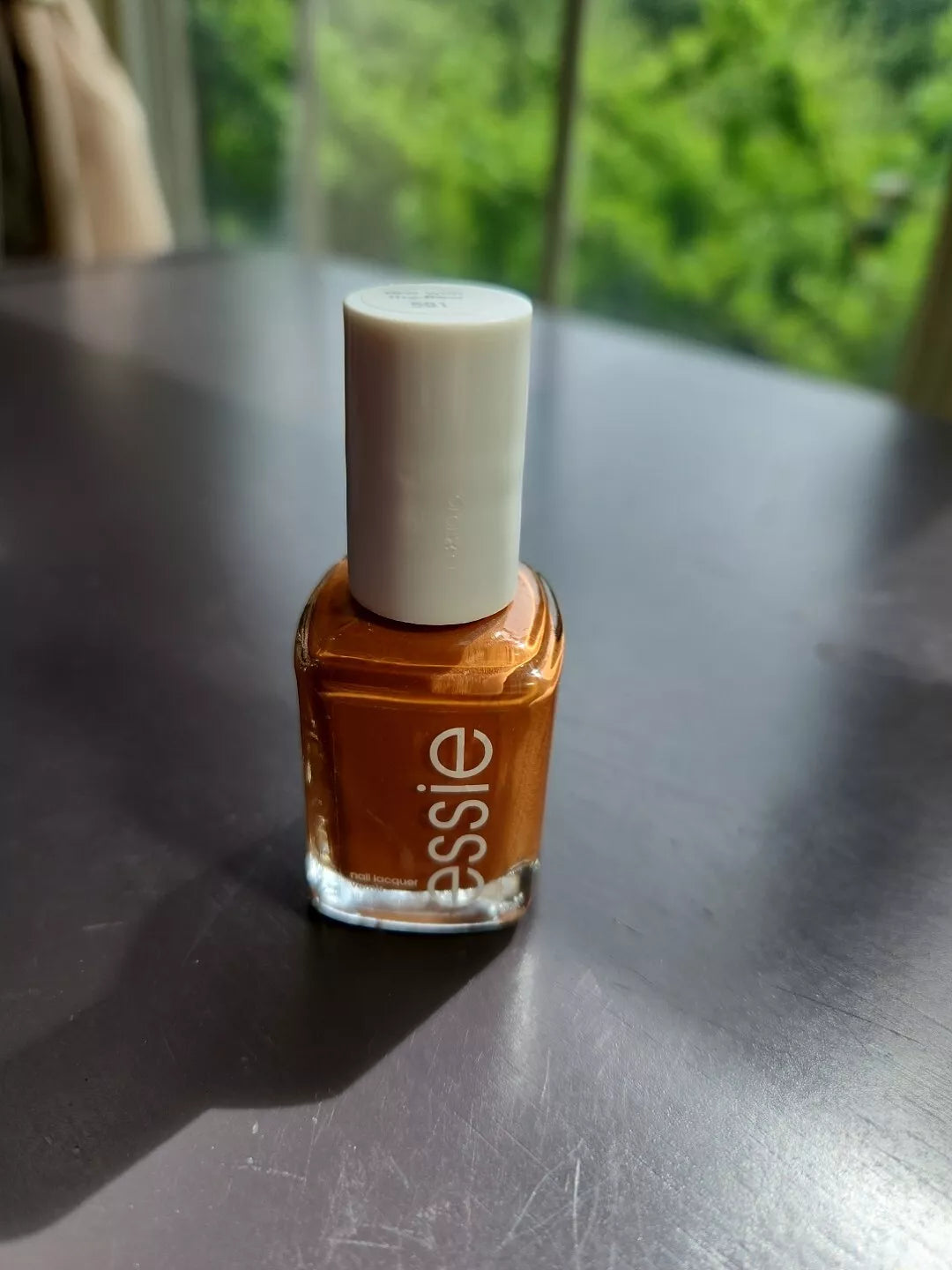 ESSIE NAILPOLISH es clr : row with the flow Pack 72